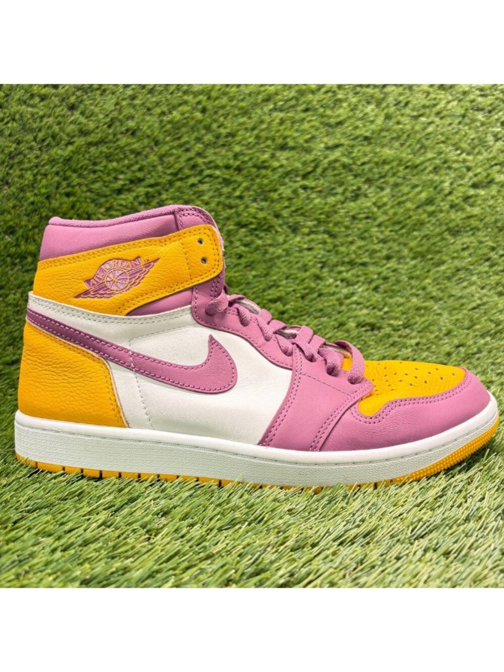 Nike Air Jordan 1 Retro High Mens Size 8.5 Gold Purple Basketball Shoes Sneakers